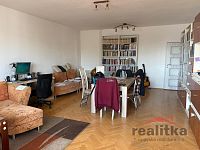 Prodej hezkého bytu 2+1 s balkónem a parkovacím stáním, Opava, ul. Otická - WhatsApp Image 2026-07-13 at 10.44.55 (6).jpeg