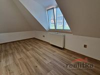 Pronájem rodinného domu v Kylešovicích (Opava) — komfortní bydlení v cihlové stavbě, k dispozici od 28. 7. 2026 - 20260714_091517.jpg
