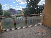 Pronájem bytu 2+1, 63m2 s velkou lodžií, Opava, ul. Holasická - 20260728_150319.jpg