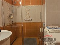 Pronájem bytu 2+1, 63m2 s velkou lodžií, Opava, ul. Holasická - 20260728_150401.jpg