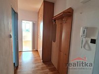 Pronájem bytu 2+1 s balkonem, ul. E. Beneše v Opavě - 20260804_162737.jpg