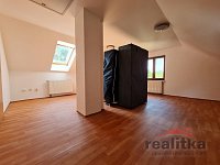 Prodej rodinného domu se zimní zahradou a dvojgaráží, ve Zlatníkách, Opava - 20260806_103756.jpg