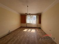 Prodej prostorného bytu 3+1 s balkonem, podílem na zahradě a půdě, Opava, ul. Třída Spojenců - WhatsApp Image 2026-08-03 at 09.30.30.jpeg