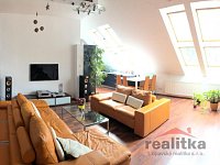 Prodej krásného, mezonetového bytu 4+kk, 130m2, se zahradou a parkováním, Opava, ul. Nákladní - IMG-20250929-WA0048.jpg