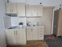 Pronájem hezkého, zařízeného bytu 1+kk, 21m2,  Opava, ul. Holasická - 20260113_100833.jpg