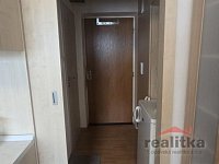 Pronájem hezkého, zařízeného bytu 1+kk, 21m2,  Opava, ul. Holasická - 20260113_101005.jpg