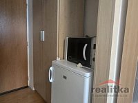 Pronájem hezkého, zařízeného bytu 1+kk, 21m2,  Opava, ul. Holasická - 20260113_101012.jpg