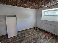Pronájem suterénního bytu 2+kk, 53m2, Opava, ul. Ovocná - 20260814_101503.jpg
