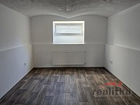 Pronájem suterénního bytu 2+kk, 53m2, Opava, ul. Ovocná - 20260814_101513.jpg