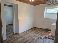 Pronájem suterénního bytu 2+kk, 53m2, Opava, ul. Ovocná - 20260814_101529.jpg