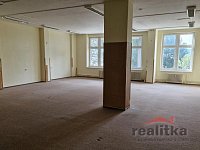Pronájem komerčních  prostor v Opavě-Kylešovicích - 20260821_093309.jpg