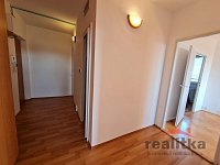 Pronájem bytu 2+1 s balkonem, ul. E. Beneše v Opavě - 20260804_162210.jpg