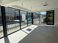 Nebytového prostoru naproti obchodnímu centru IGY - IMG_2531.jpg