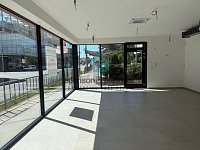 Nebytového prostoru naproti obchodnímu centru IGY - IMG_2538.jpg