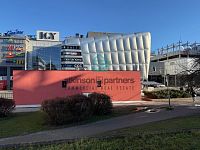 Nebytového prostoru naproti obchodnímu centru IGY - IMG_9446.jpg