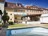 Prodej cihlového činžovního  domu s garáží, zahradou a skvělou polohou v Komenského ulici. - 13-IMG_3620.jpg