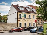 Prodej cihlového činžovního  domu s garáží, zahradou a skvělou polohou v Komenského ulici. - 3-IMG_3709.jpg