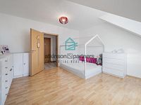 Prodej cihlového činžovního  domu s garáží, zahradou a skvělou polohou v Komenského ulici. - A7408233.jpg