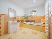 Prodej cihlového činžovního  domu s garáží, zahradou a skvělou polohou v Komenského ulici. - A7408260.jpg