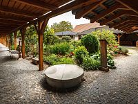 Uzavřený statek s wellness – výjimečné spojení životního stylu a investice v jižních Čechách. - 00006_.jpg