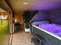 Uzavřený statek s wellness – výjimečné spojení životního stylu a investice v jižních Čechách. - 14a2.jpg