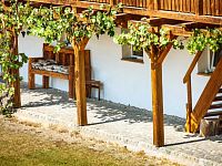 Uzavřený statek s wellness – výjimečné spojení životního stylu a investice v jižních Čechách. - IMG_8732_5_E_D.jpg