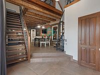 Prodej rodinného domu se třemi bytovými jednotkami - A7405829.jpg