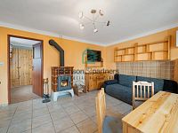 Prodej rodinného domu se třemi bytovými jednotkami - A7405883-oheň.jpg