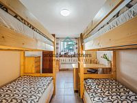 Prodej rodinného domu se třemi bytovými jednotkami - A7405898.jpg