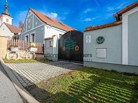 Prodej rodinného domu se třemi bytovými jednotkami - Dráchov-28.jpg