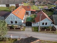 Prodej rodinného domu se třemi bytovými jednotkami - Dráchov-Dron-1.jpg