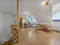 EXKLUZIVNÍHO MEZONETOVÉHO BYTU 4+1 S TERASOU  A DVĚMA KOUPELNAMI - A7406767 copy.jpg