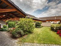 Uzavřený statek s wellness – výjimečné spojení životního stylu a investice v jižních Čechách. - 00003_.jpg