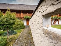 Uzavřený statek s wellness – výjimečné spojení životního stylu a investice v jižních Čechách. - 00031.jpg