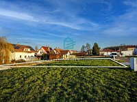 Plně zasíťovaný pozemek  - Dubné - a1.jpg