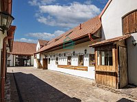 Unikátní zrekonstruovaný a uzavřený statek v městské části Rožnov v Českých Budějovicích - 7-IMG_3111_1_Red_.jpg