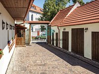 Unikátní zrekonstruovaný a uzavřený statek v městské části Rožnov v Českých Budějovicích - 9-IMG_3125.jpg