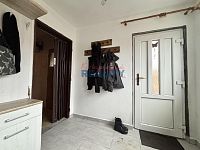 Prodej domu Kaplice 3+kk zahrada 402m2 - chodba