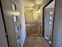 Prodej domu Kaplice 3+kk zahrada 402m2 - horní chodba