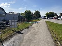 Prodej haly, dílny na Vltavském nábřeží 402m2 - příjezd