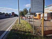 Prodej haly, dílny na Vltavském nábřeží 402m2 - vjezd