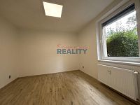 Prodej prostorného bytu 4+1 s lodžií Otavská - pokoj 2.jpeg