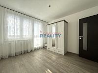 Prodej bytu Čéčova ulice 3+1 balkon 68m2 - pokoj s balkonem