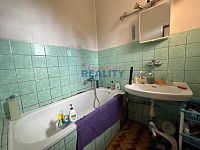 Prodej rodiného domu Nové Hodějovice Ke Studánce 1245m2 - dolní koupelna