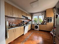 Prodej rodiného domu Nové Hodějovice Ke Studánce 1245m2 - kuchyně horní