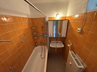 Pronájem bytu 2+1 ve zděném domě - koupelna