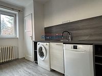 Pronájem bytu 2+1 ve zděném domě - kuchyně