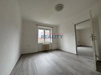 Pronájem bytu 2+1 ve zděném domě - pokoj