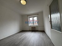 Pronájem bytu 2+1 ve zděném domě - pokoj