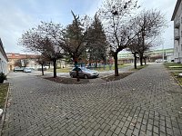 Pronájem bytu 2+1 ve zděném domě - před domem